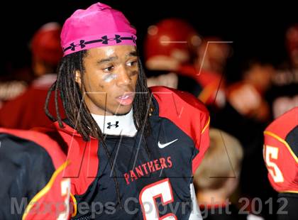 Thumbnail 3 in Pleasant Valley vs. Chico (Almond Bowl) photogallery.