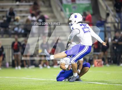 Thumbnail 1 in IMG Academy @ Central (MaxPreps Game of the Week) photogallery.
