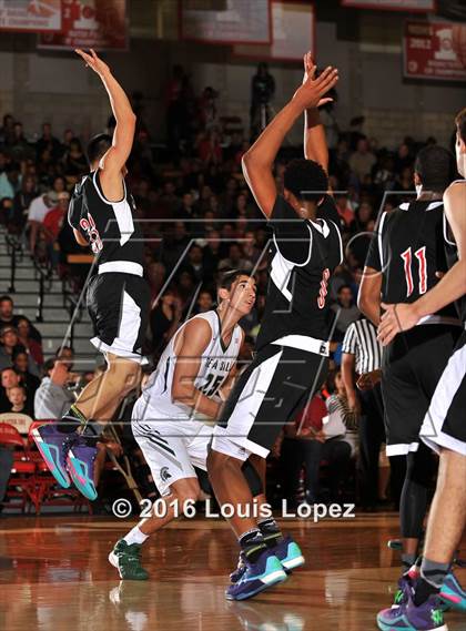 Thumbnail 2 in Centennial vs. De La Salle (Nike Extravaganza) photogallery.