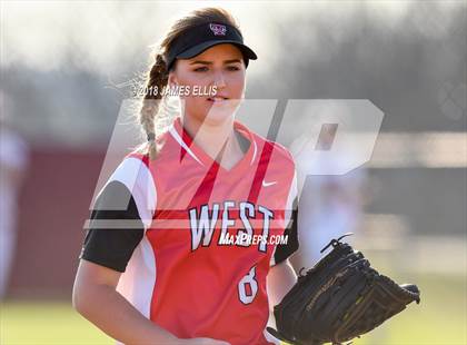 Thumbnail 3 in West @ Lorena photogallery.