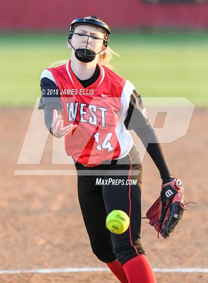 Thumbnail 3 in West @ Lorena photogallery.