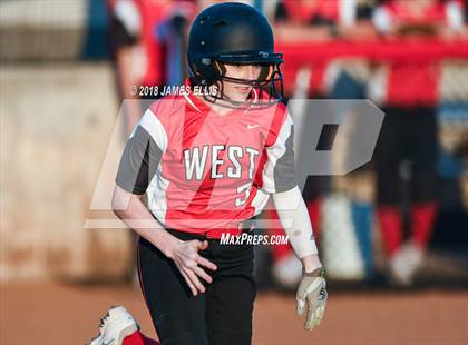 Thumbnail 1 in West @ Lorena photogallery.