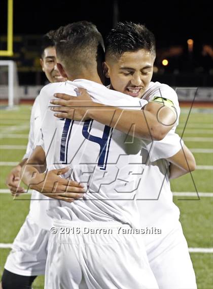 Thumbnail 3 in Marin Academy vs. Ygnacio Valley (CIF NCS D3 Final) photogallery.