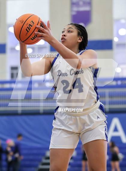 Thumbnail 2 in Deer Creek vs. Putnam City photogallery.