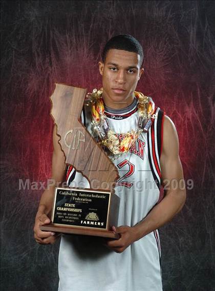 Thumbnail 1 in Salesian (CIF State D4 Award Photos) photogallery.
