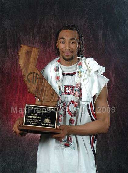Thumbnail 1 in Salesian (CIF State D4 Award Photos) photogallery.