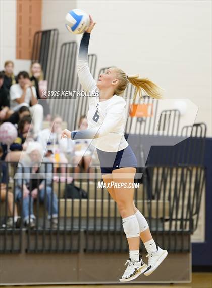 Thumbnail 1 in Clarkston @ Stoney Creek photogallery.