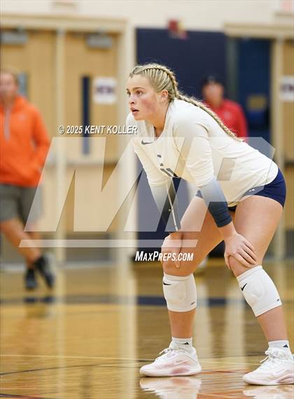 Thumbnail 1 in Clarkston @ Stoney Creek photogallery.