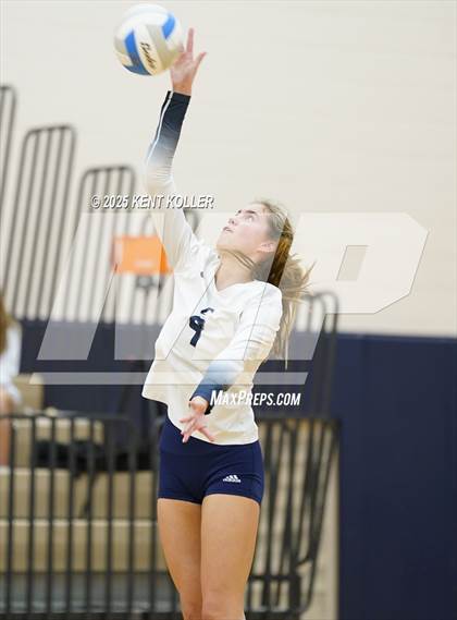 Thumbnail 1 in Clarkston @ Stoney Creek photogallery.
