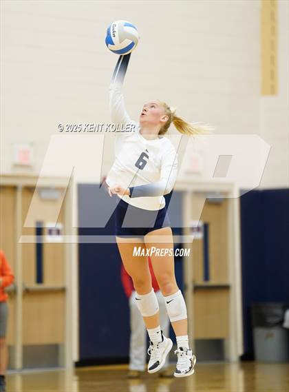 Thumbnail 1 in Clarkston @ Stoney Creek photogallery.