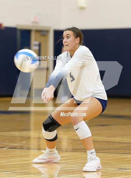 Thumbnail 1 in Clarkston @ Stoney Creek photogallery.