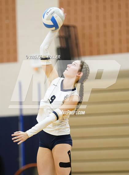 Thumbnail 1 in Clarkston @ Stoney Creek photogallery.