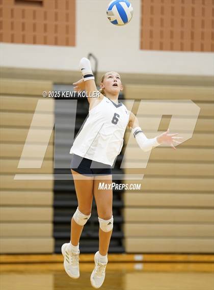 Thumbnail 2 in Clarkston @ Stoney Creek photogallery.