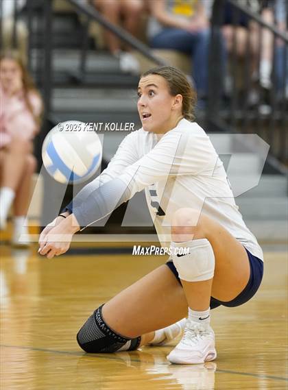 Thumbnail 2 in Clarkston @ Stoney Creek photogallery.