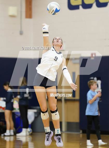 Thumbnail 2 in Clarkston @ Stoney Creek photogallery.