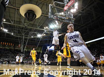 Thumbnail 1 in Pueblo East vs. Denver South (CHSAA 4A Final) photogallery.