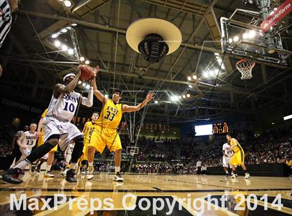 Thumbnail 2 in Pueblo East vs. Denver South (CHSAA 4A Final) photogallery.