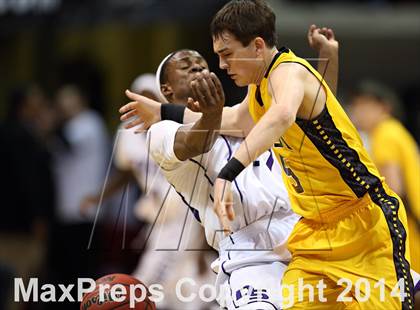 Thumbnail 3 in Pueblo East vs. Denver South (CHSAA 4A Final) photogallery.