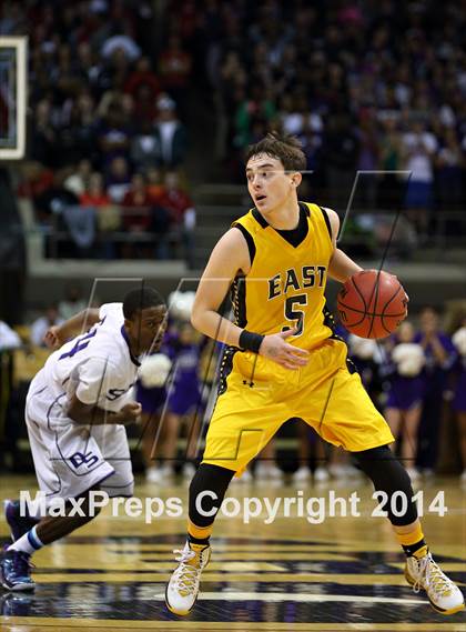 Thumbnail 3 in Pueblo East vs. Denver South (CHSAA 4A Final) photogallery.