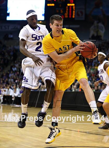 Thumbnail 2 in Pueblo East vs. Denver South (CHSAA 4A Final) photogallery.