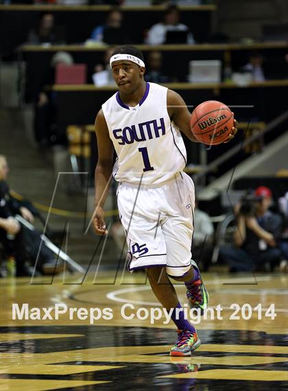 Thumbnail 3 in Pueblo East vs. Denver South (CHSAA 4A Final) photogallery.