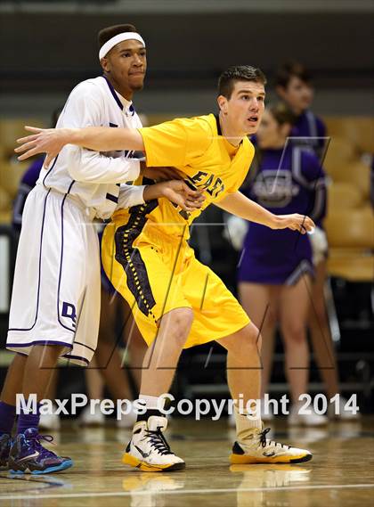 Thumbnail 1 in Pueblo East vs. Denver South (CHSAA 4A Final) photogallery.