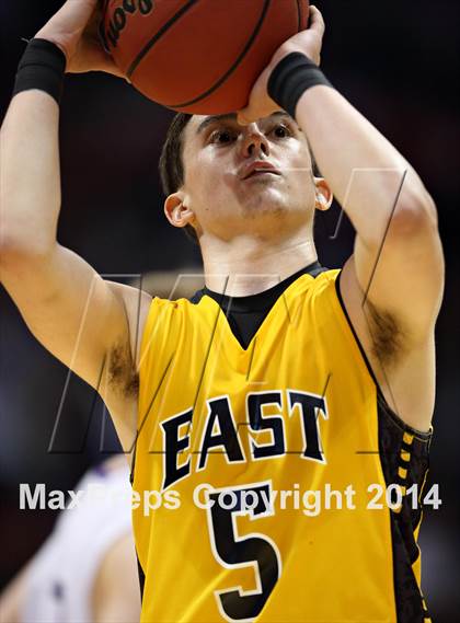 Thumbnail 3 in Pueblo East vs. Denver South (CHSAA 4A Final) photogallery.