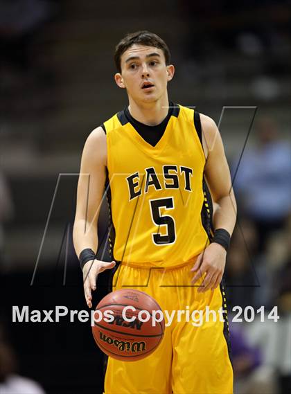 Thumbnail 3 in Pueblo East vs. Denver South (CHSAA 4A Final) photogallery.