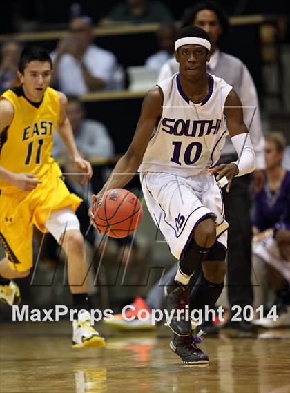 Thumbnail 3 in Pueblo East vs. Denver South (CHSAA 4A Final) photogallery.