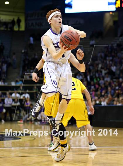 Thumbnail 2 in Pueblo East vs. Denver South (CHSAA 4A Final) photogallery.