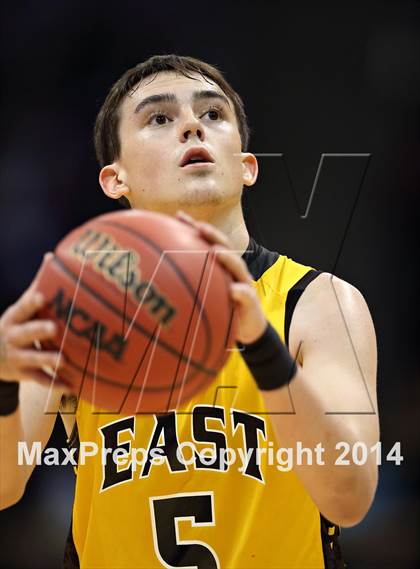 Thumbnail 3 in Pueblo East vs. Denver South (CHSAA 4A Final) photogallery.