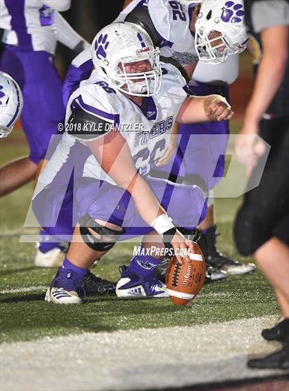 Thumbnail 2 in Jacksboro vs. Henrietta (UIL 3A Division 2 Region 2 Bi-District) photogallery.