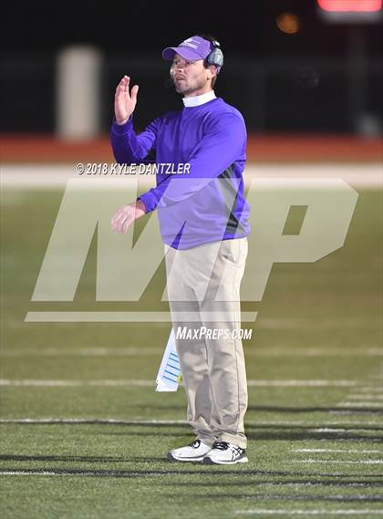 Thumbnail 3 in Jacksboro vs. Henrietta (UIL 3A Division 2 Region 2 Bi-District) photogallery.