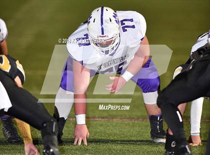 Thumbnail 2 in Jacksboro vs. Henrietta (UIL 3A Division 2 Region 2 Bi-District) photogallery.