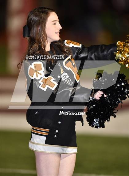 Thumbnail 1 in Jacksboro vs. Henrietta (UIL 3A Division 2 Region 2 Bi-District) photogallery.