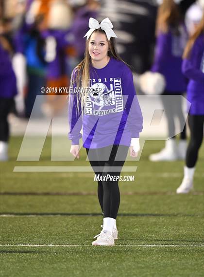 Thumbnail 2 in Jacksboro vs. Henrietta (UIL 3A Division 2 Region 2 Bi-District) photogallery.