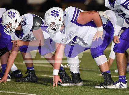 Thumbnail 2 in Jacksboro vs. Henrietta (UIL 3A Division 2 Region 2 Bi-District) photogallery.