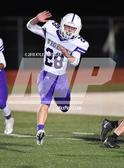 Thumbnail 2 in Jacksboro vs. Henrietta (UIL 3A Division 2 Region 2 Bi-District) photogallery.