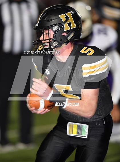 Thumbnail 2 in Jacksboro vs. Henrietta (UIL 3A Division 2 Region 2 Bi-District) photogallery.