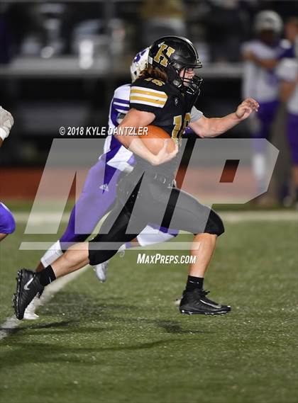 Thumbnail 2 in Jacksboro vs. Henrietta (UIL 3A Division 2 Region 2 Bi-District) photogallery.