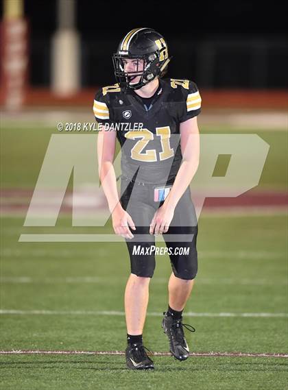 Thumbnail 2 in Jacksboro vs. Henrietta (UIL 3A Division 2 Region 2 Bi-District) photogallery.