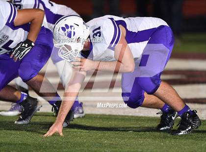 Thumbnail 1 in Jacksboro vs. Henrietta (UIL 3A Division 2 Region 2 Bi-District) photogallery.