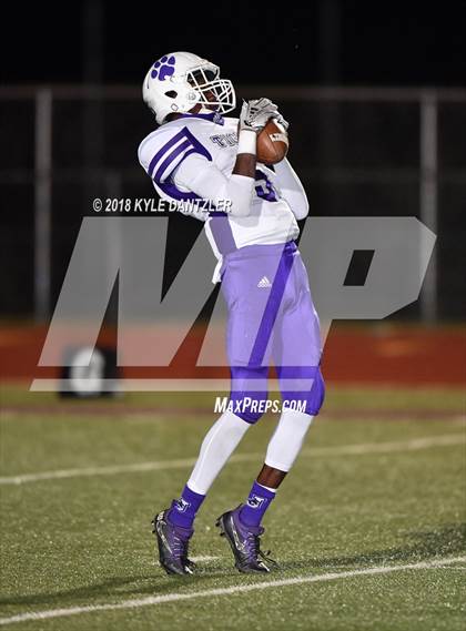 Thumbnail 3 in Jacksboro vs. Henrietta (UIL 3A Division 2 Region 2 Bi-District) photogallery.