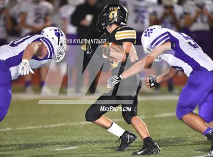 Thumbnail 2 in Jacksboro vs. Henrietta (UIL 3A Division 2 Region 2 Bi-District) photogallery.