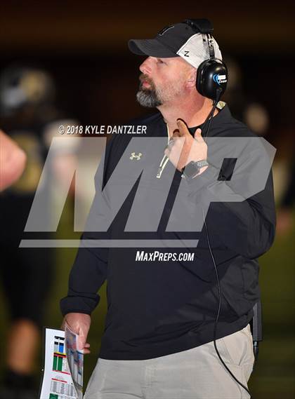 Thumbnail 1 in Jacksboro vs. Henrietta (UIL 3A Division 2 Region 2 Bi-District) photogallery.