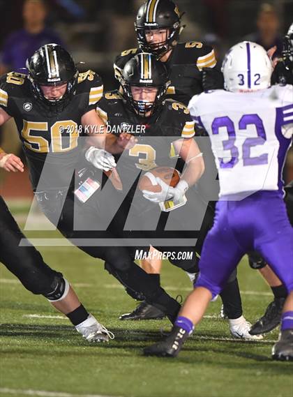 Thumbnail 1 in Jacksboro vs. Henrietta (UIL 3A Division 2 Region 2 Bi-District) photogallery.