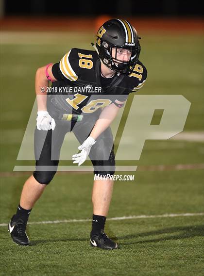 Thumbnail 1 in Jacksboro vs. Henrietta (UIL 3A Division 2 Region 2 Bi-District) photogallery.