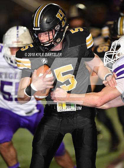 Thumbnail 3 in Jacksboro vs. Henrietta (UIL 3A Division 2 Region 2 Bi-District) photogallery.