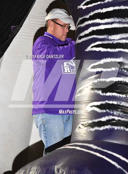 Thumbnail 1 in Jacksboro vs. Henrietta (UIL 3A Division 2 Region 2 Bi-District) photogallery.