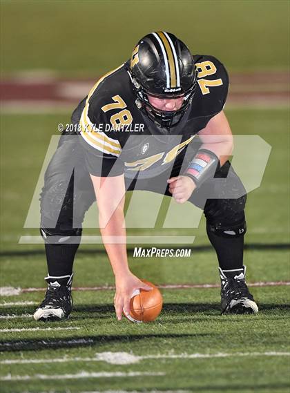 Thumbnail 3 in Jacksboro vs. Henrietta (UIL 3A Division 2 Region 2 Bi-District) photogallery.